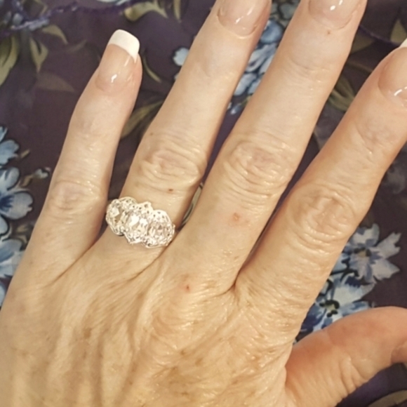 925 SS White Sapphire 3 Stone Ring - Picture 4 of 7